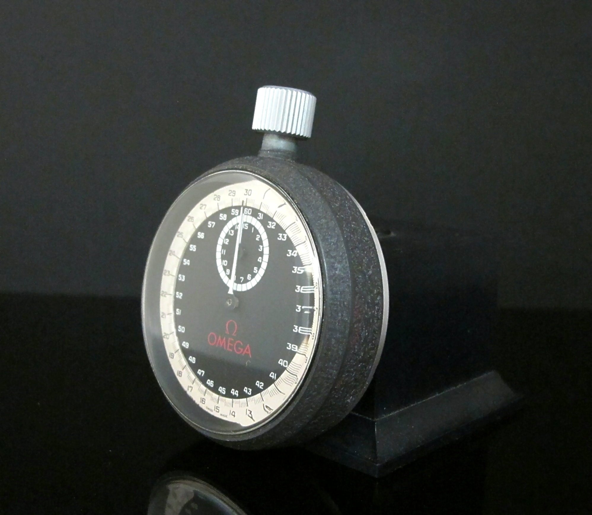 【摩利精品】OMEGA黑綱計時碼錶 *真品* 低價特賣中