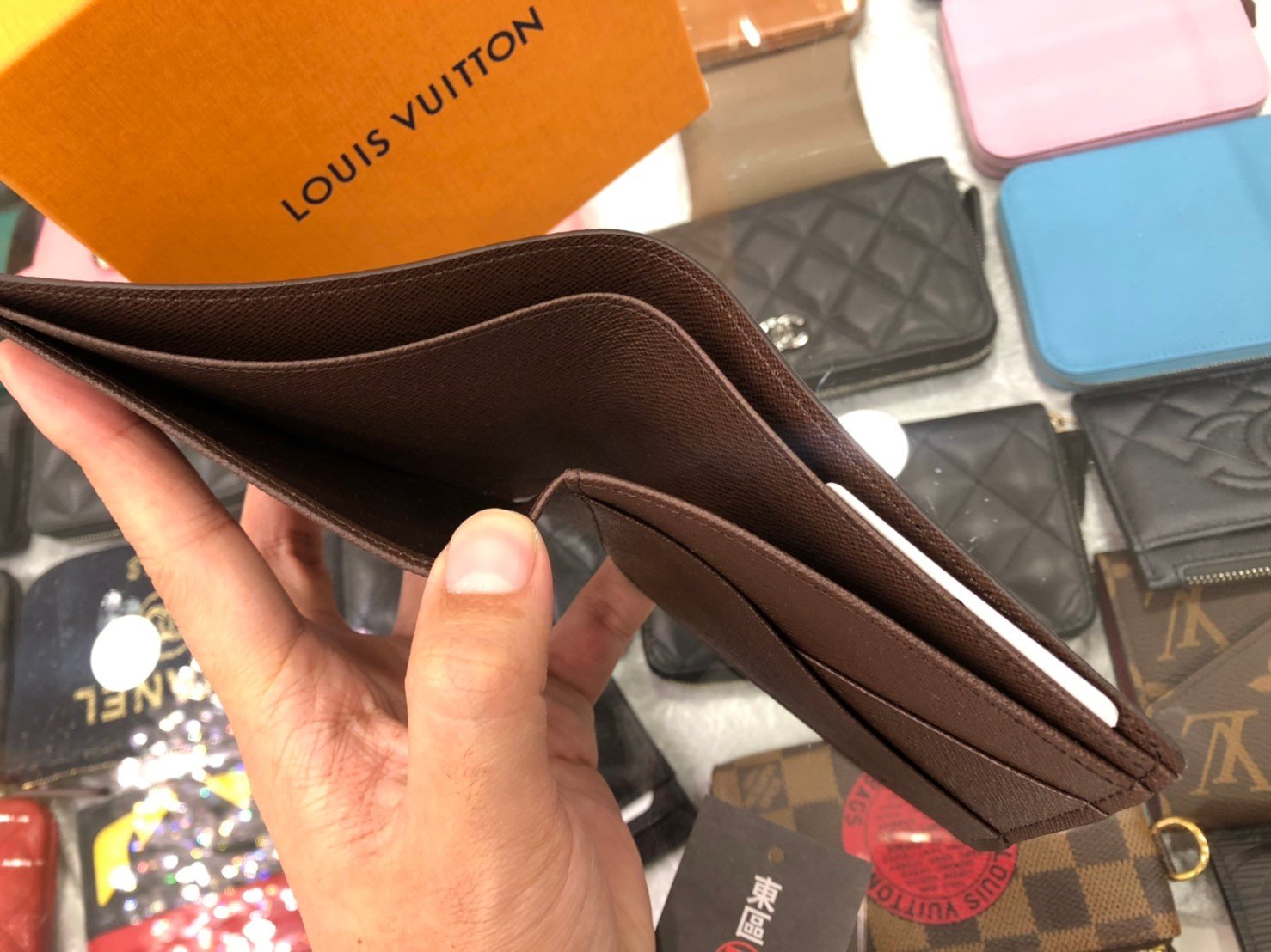 ㊣東區正精品㊣ LOUIS VUITTON LV N60895 全新咖啡色棋盤格咖格交叉短夾RZ1088