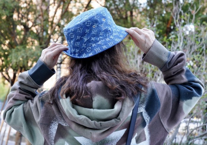 LOUIS VUITTON MONOGRAM ESSENTIAL BUCKET HAT