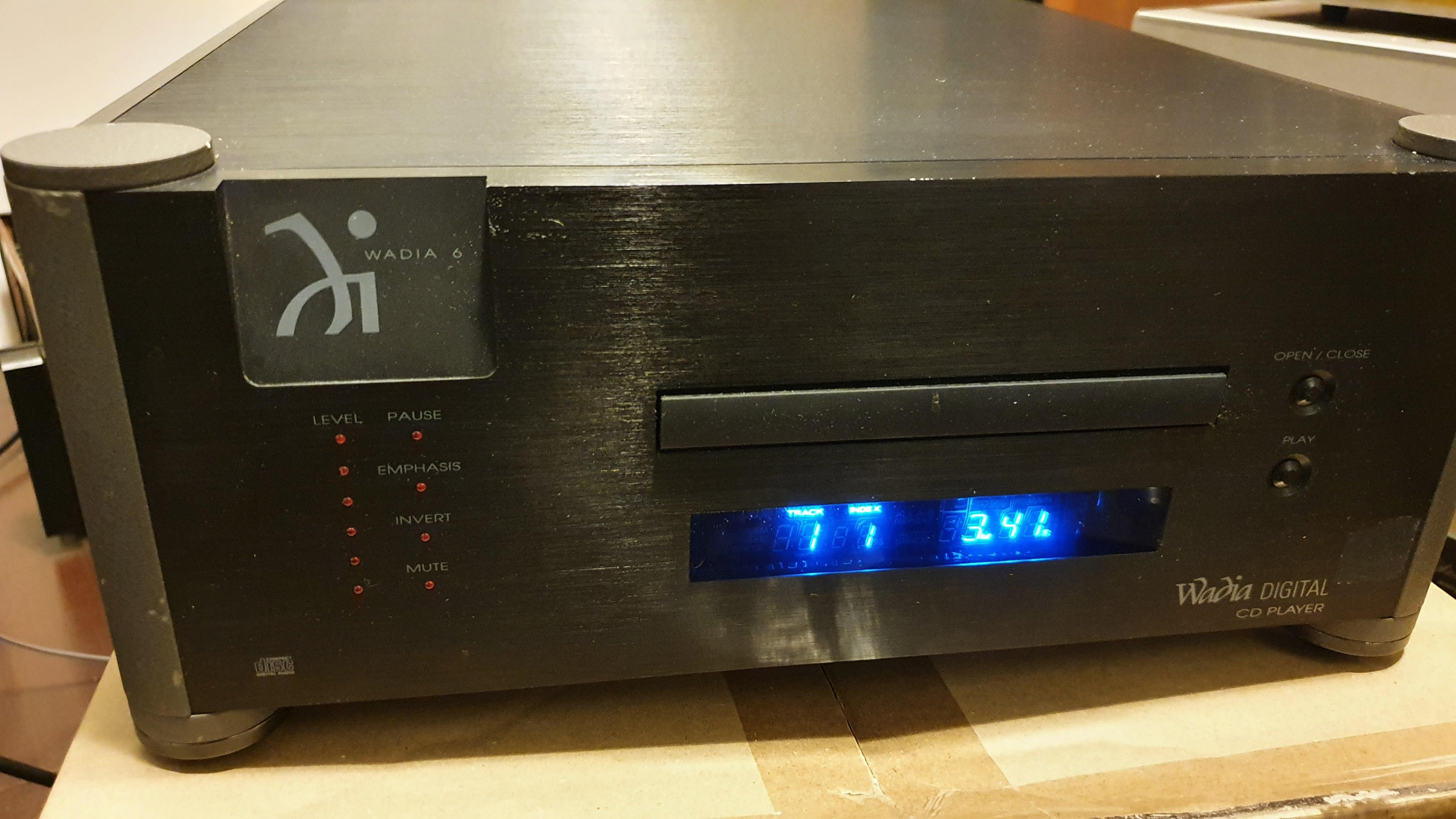 Wadia 6 CD Player (有原廠遙控器）