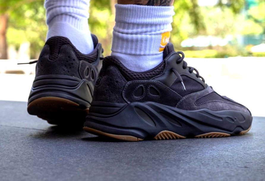 Butler] 優惠代購Yeezy Boost 700 Utility Black FV5304 | Yahoo奇摩拍賣