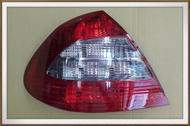 【帝益汽材】BENZ 賓士 E-CALSS W211 歐規 07~09年 後燈 尾燈 煞車燈 無LED款《另有賣大燈》