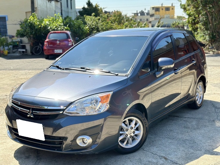 2013 Mitsubishi 三菱 Colt plus