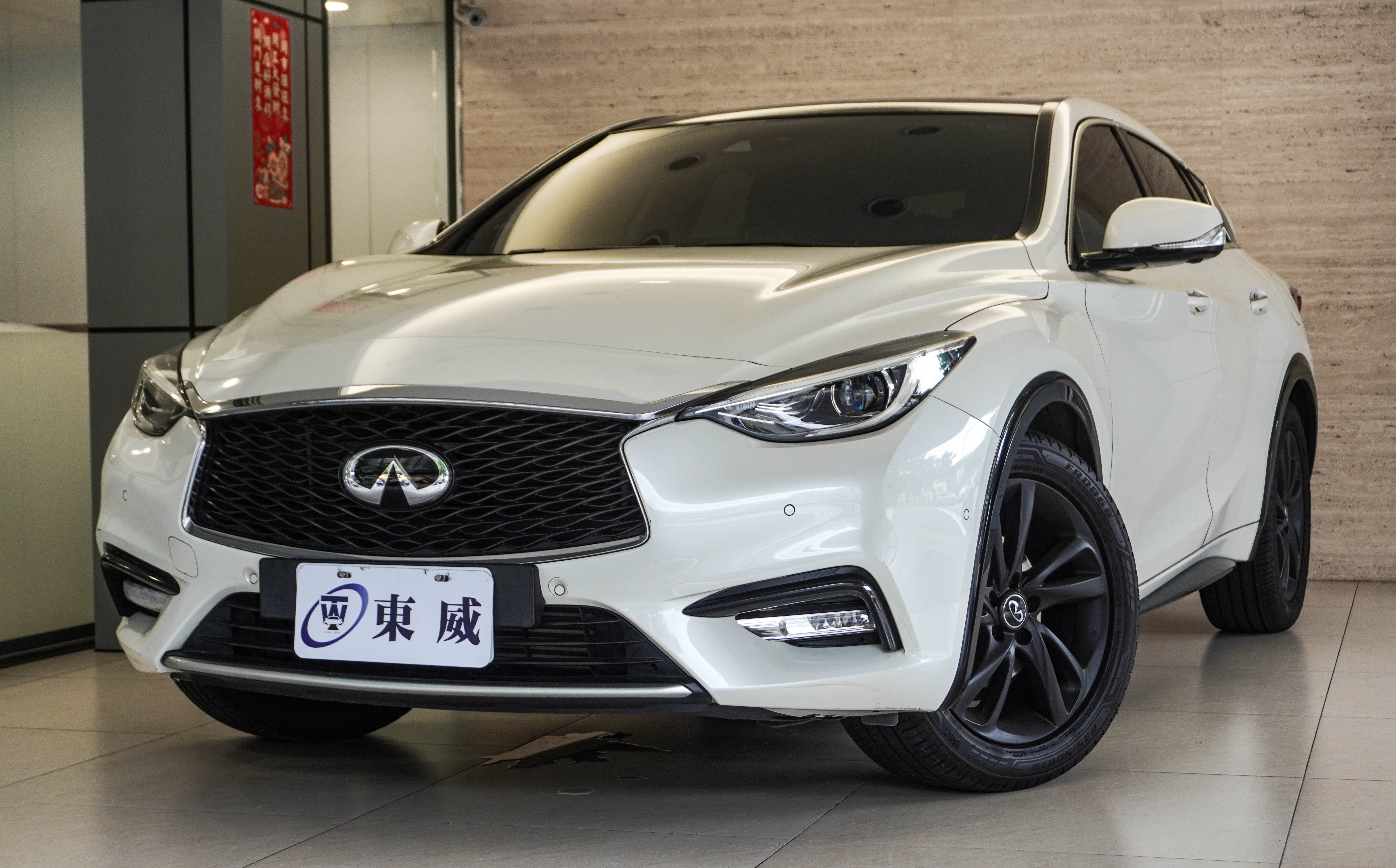 2017 Infiniti Q30