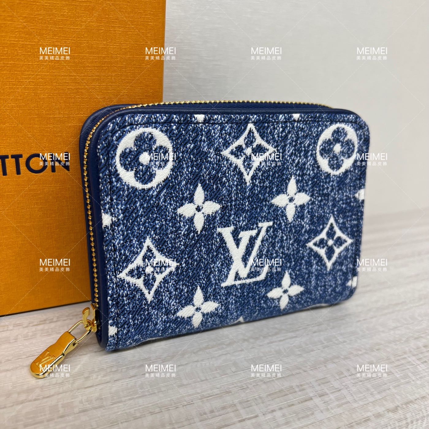 30 LOUIS VUITTON MONOGRAM ZIPPY COIN PURSE