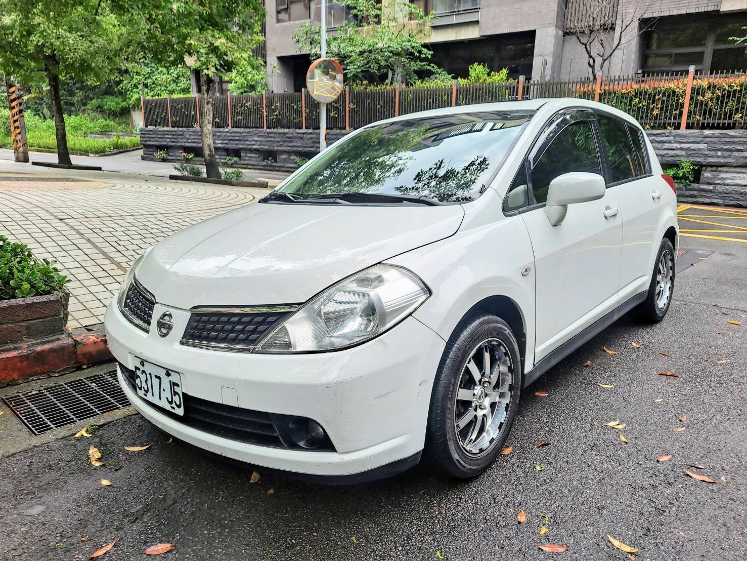 2011 Nissan 日產 Tiida 5d