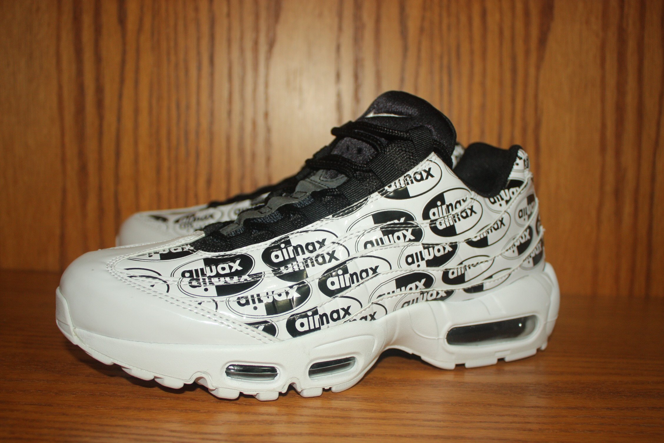 air max 95 premium logo