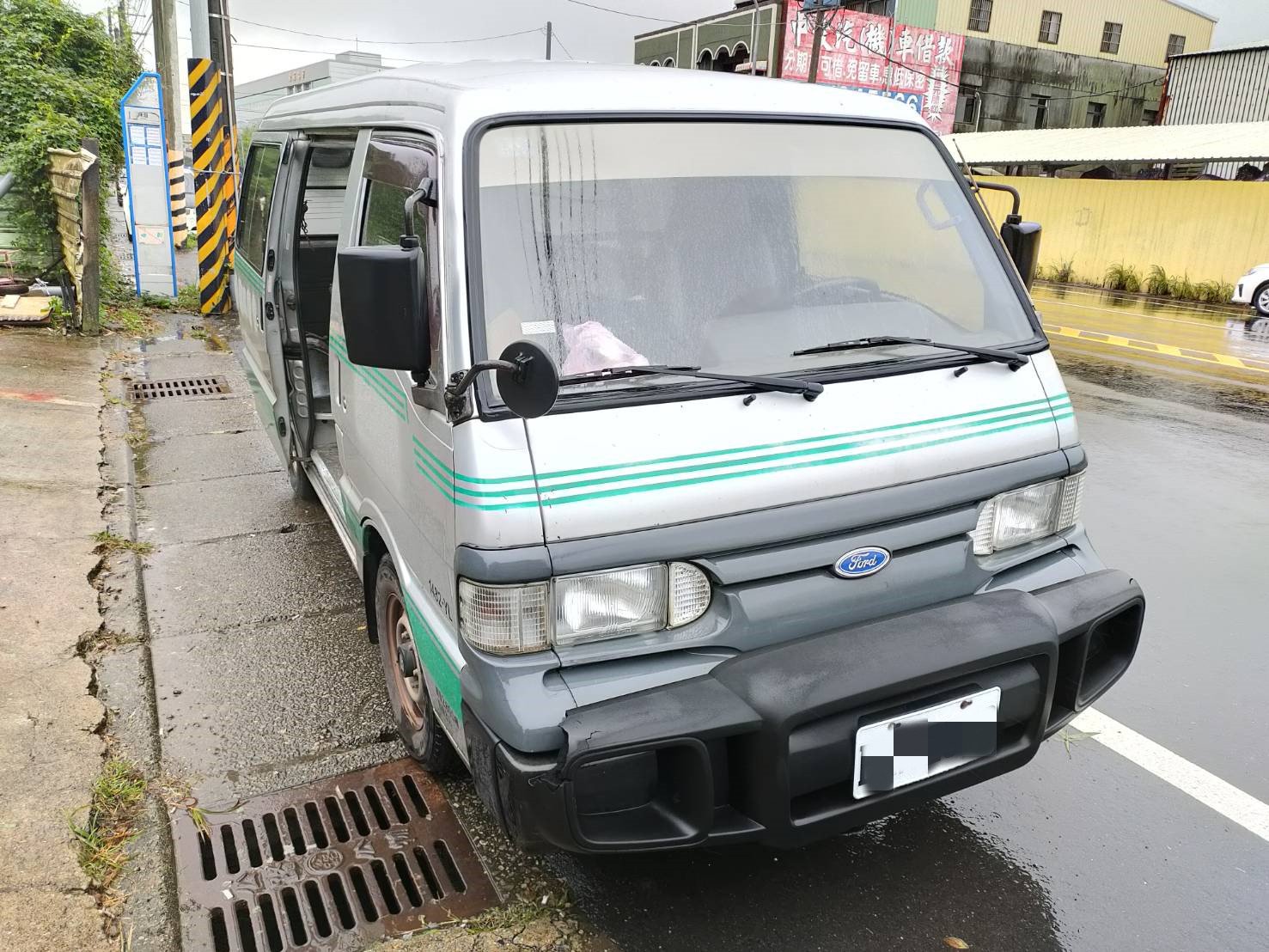 福特 載卡多 2009年 2.0CC 公務機構用車 貨車牌 廂型小貨車 露營車 工地車 跑市場 載貨 實用 機車行載車