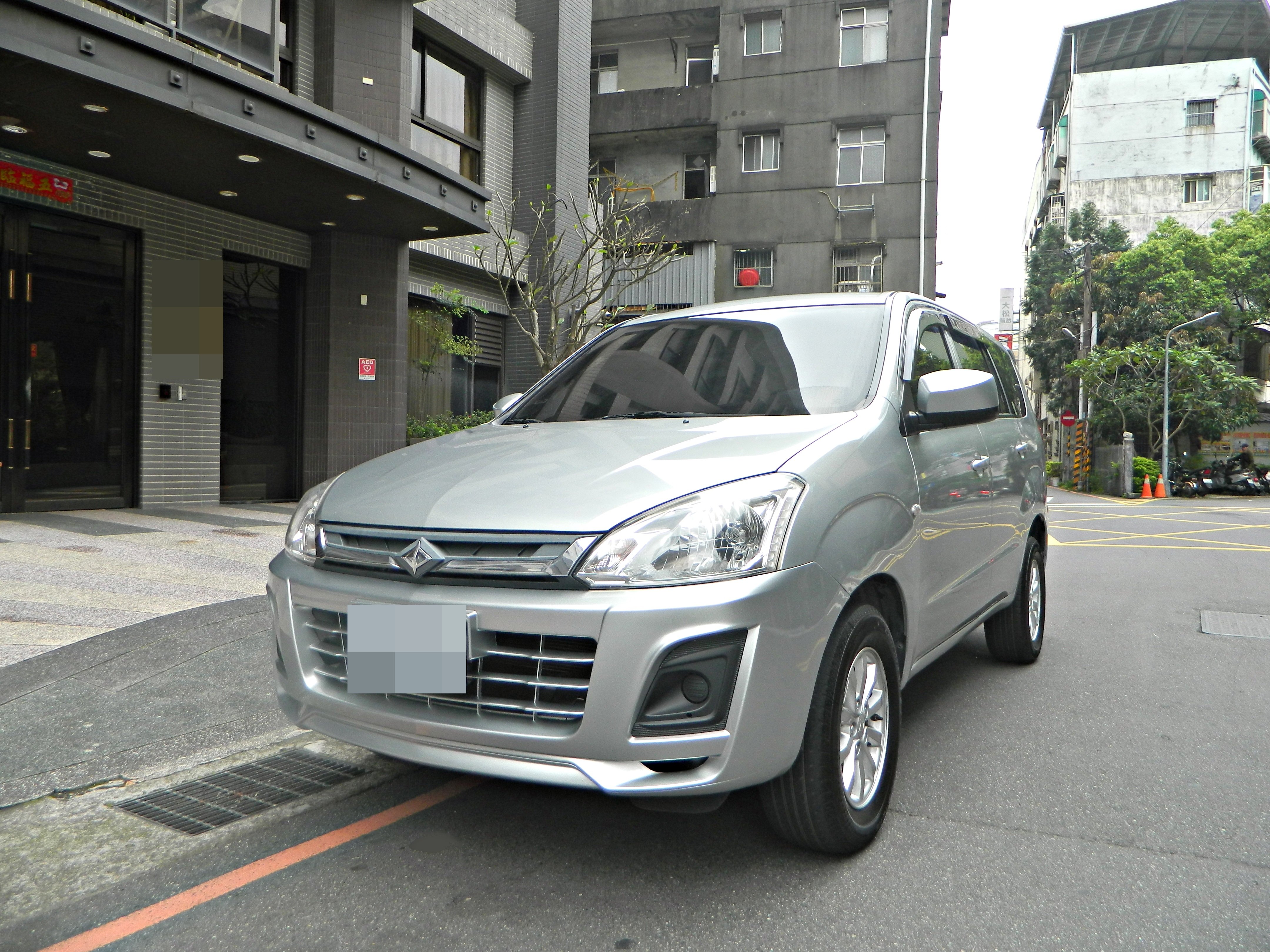 2017 Mitsubishi 三菱 Zinger