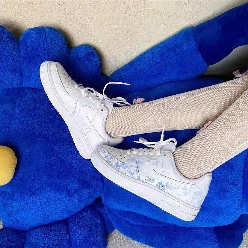 Nike Air Force 107純白 空軍一號 溫變青花瓷 低幫休閒板鞋 復古藝術 白藍色 變色 定制球鞋 創意