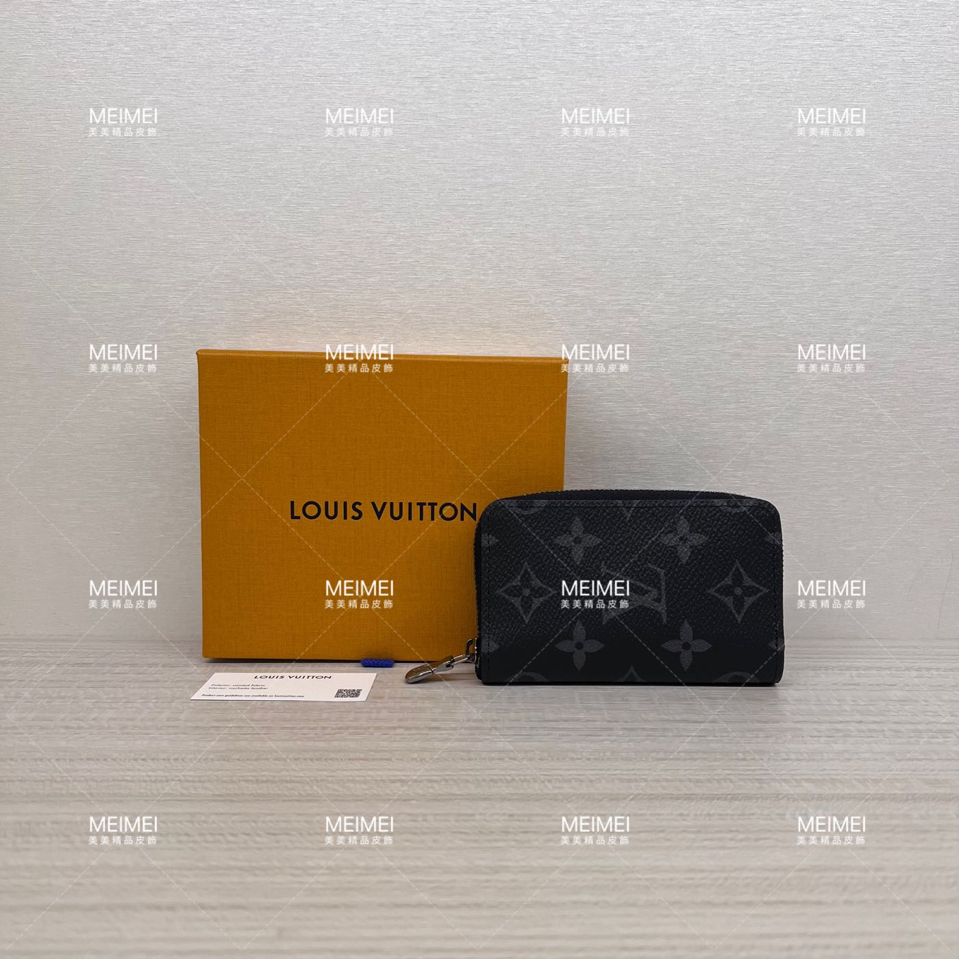 LOUIS VUITTON M81662 Zippy Coin Purse Vertical Coin Case Color: Monogram