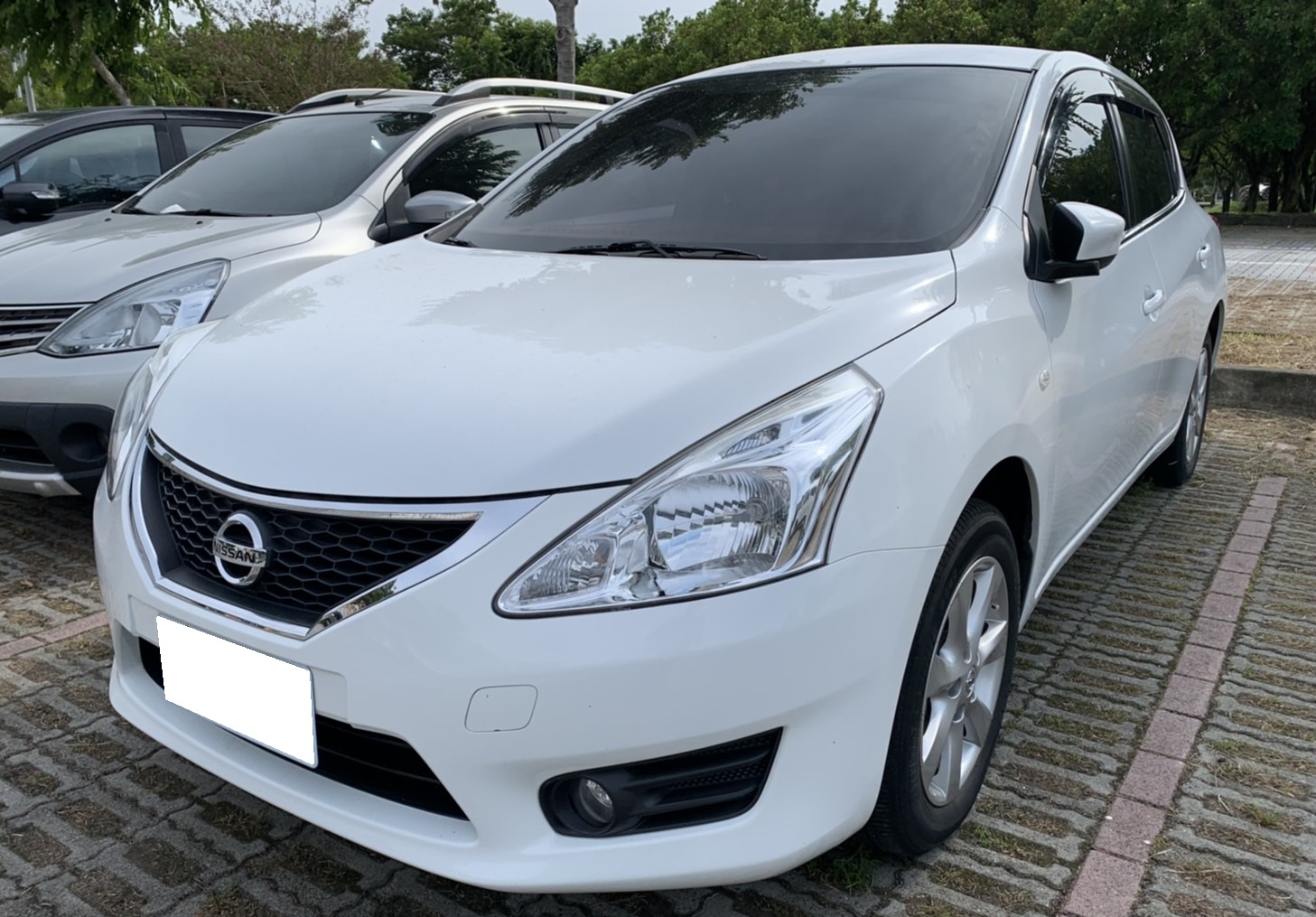 2016 Nissan 日產 Tiida 5d