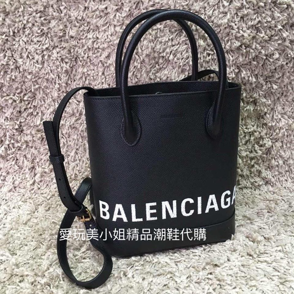 バレンシアガ balenciaga サコッシュ 斜め掛け パスケース オレンジ