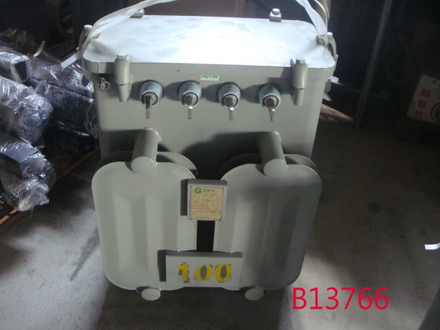 【全冠】綠色國際電機100KVA 油浸式變壓器 電筒 電桶 變電箱 AC220V三相轉AC110~190V(B13766