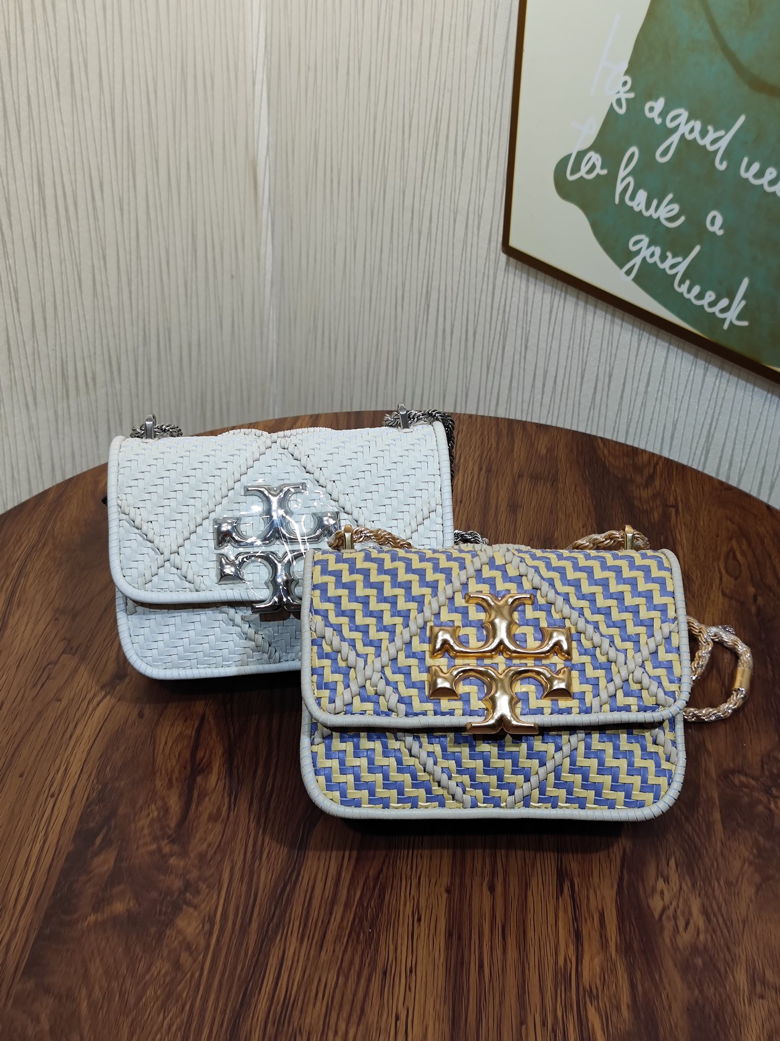 DanDan代購 Tory Burch 206 手工編織 新款 簡約利落 大LOGO 翻蓋包 肩背包 斜挎包 兩用