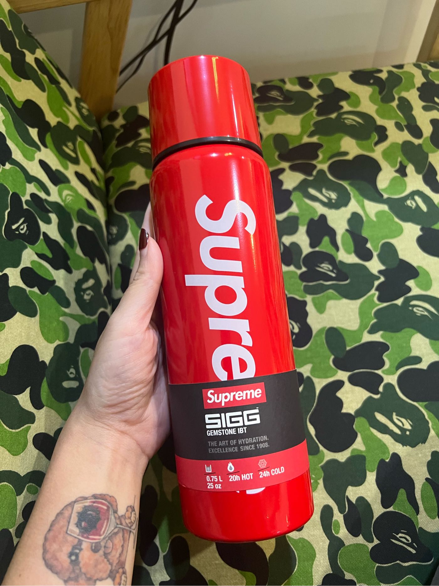 xsPC Supreme SIGG Vacuum Insulated 0.7 5L Bottle 紅水瓶保溫瓶