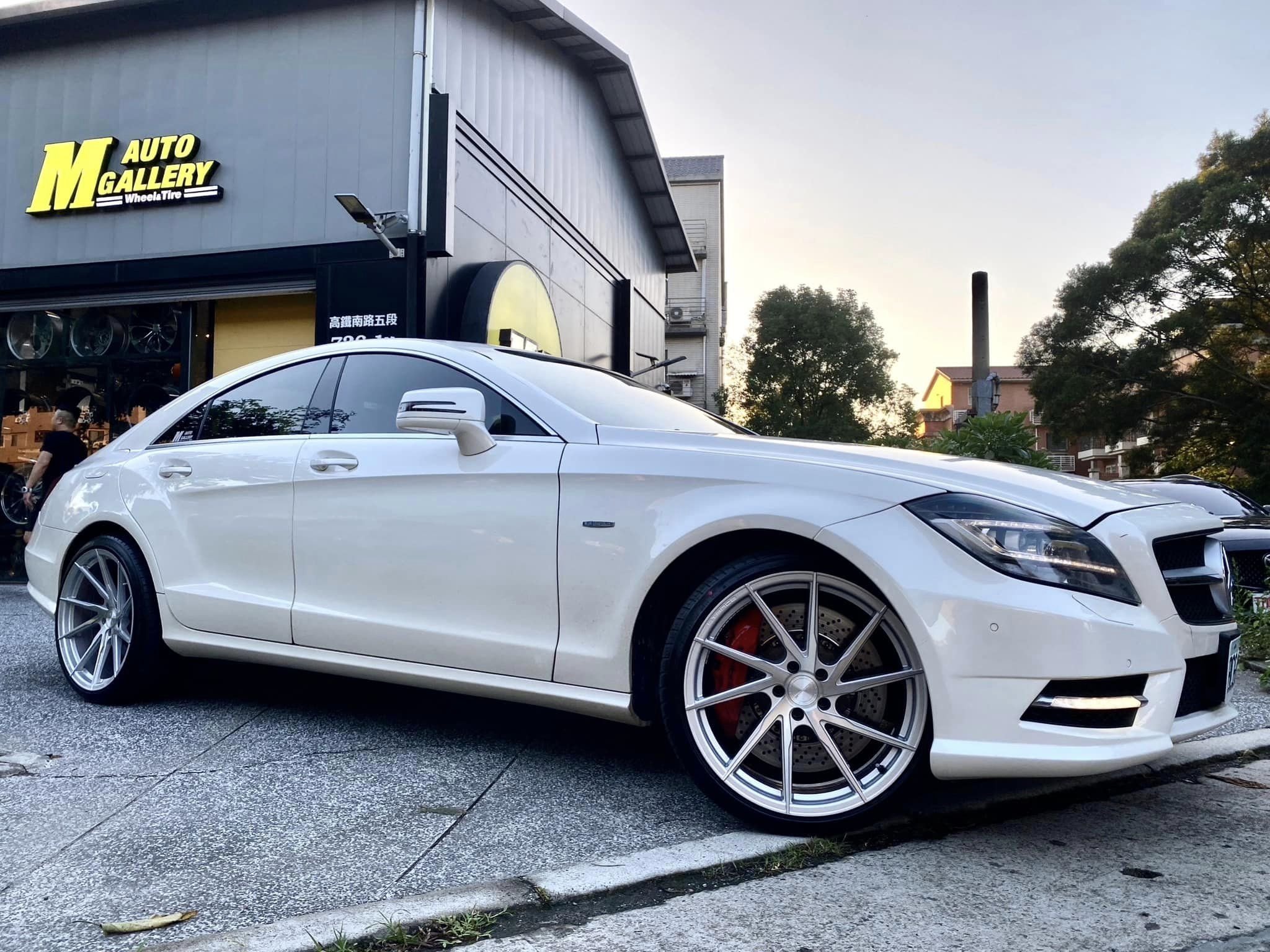 Benz W218 CLS550 CLS63AMG CLS300~W219 W212 W213 E300 E400 鋁圈