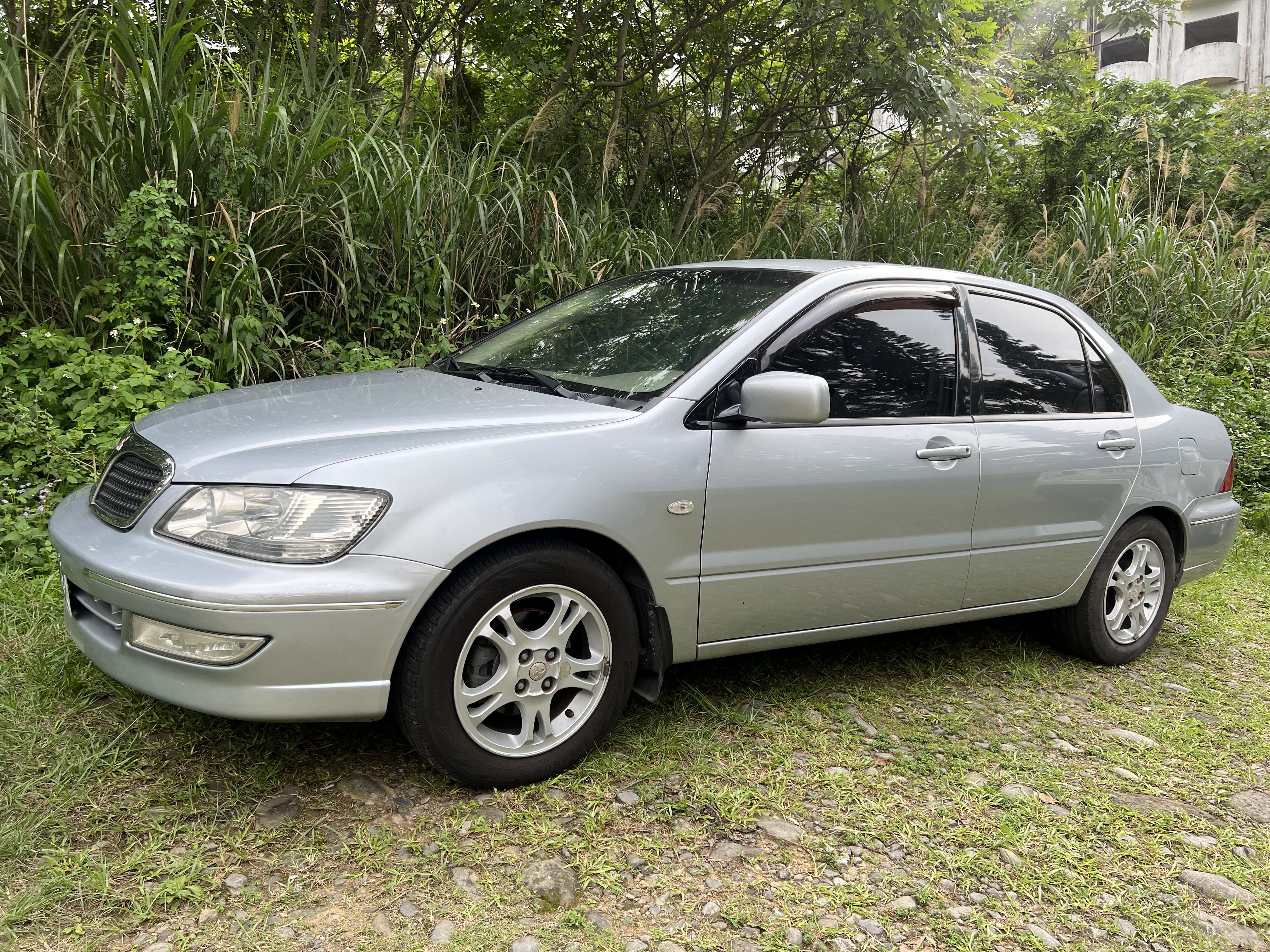 2002 Mitsubishi 三菱 Lancer