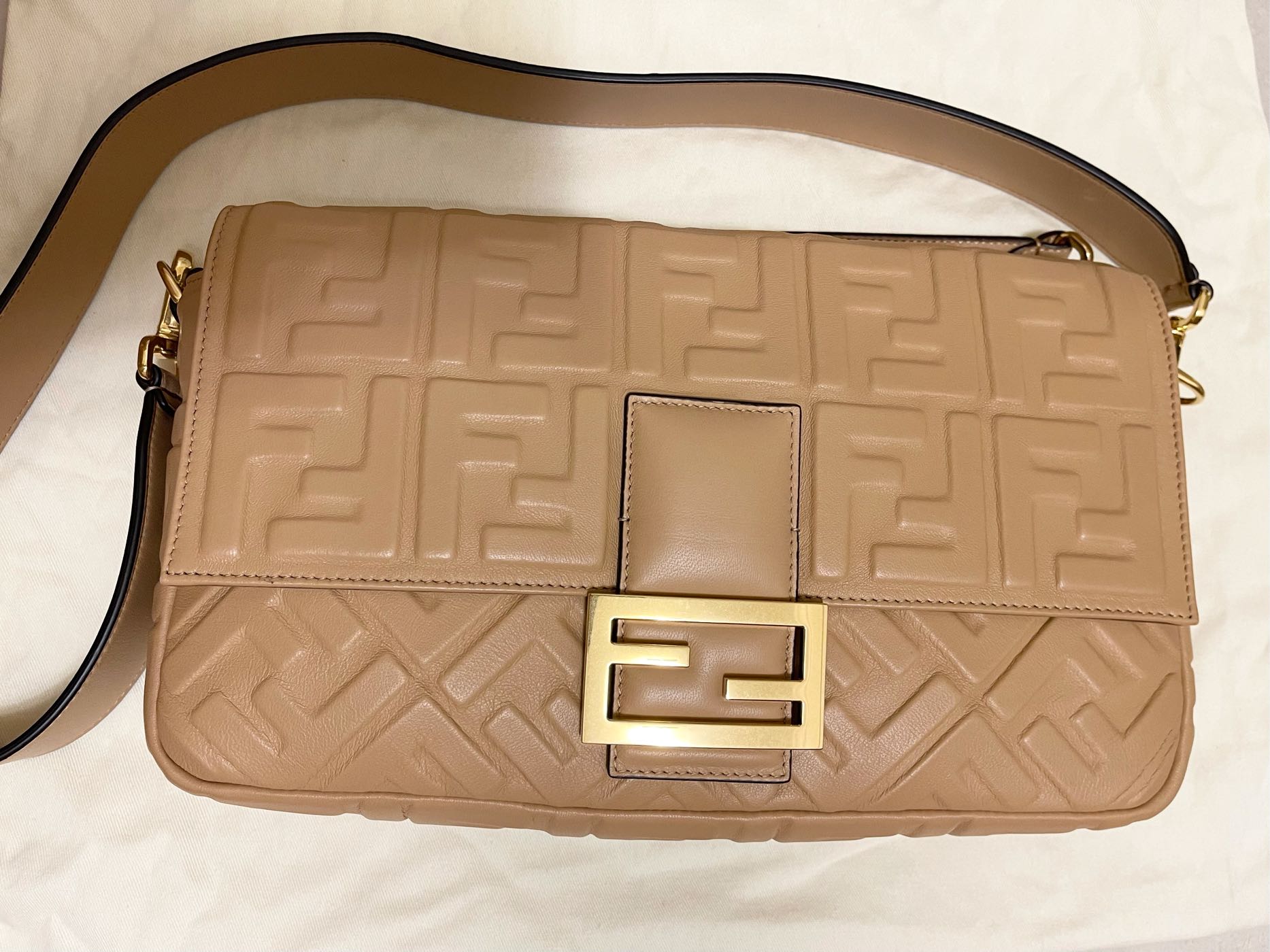 FENDI エナメル レザー マンマ バケット HB02109 - www.minik.hr