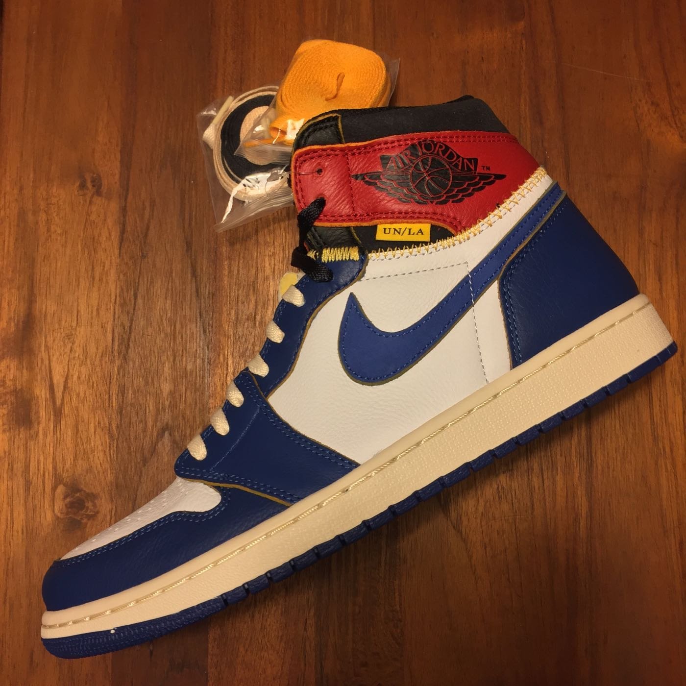 Nike AIR JORDAN 1 RETRO HI NRG/UN 現貨US9一雙(惡客棄標平宜賣