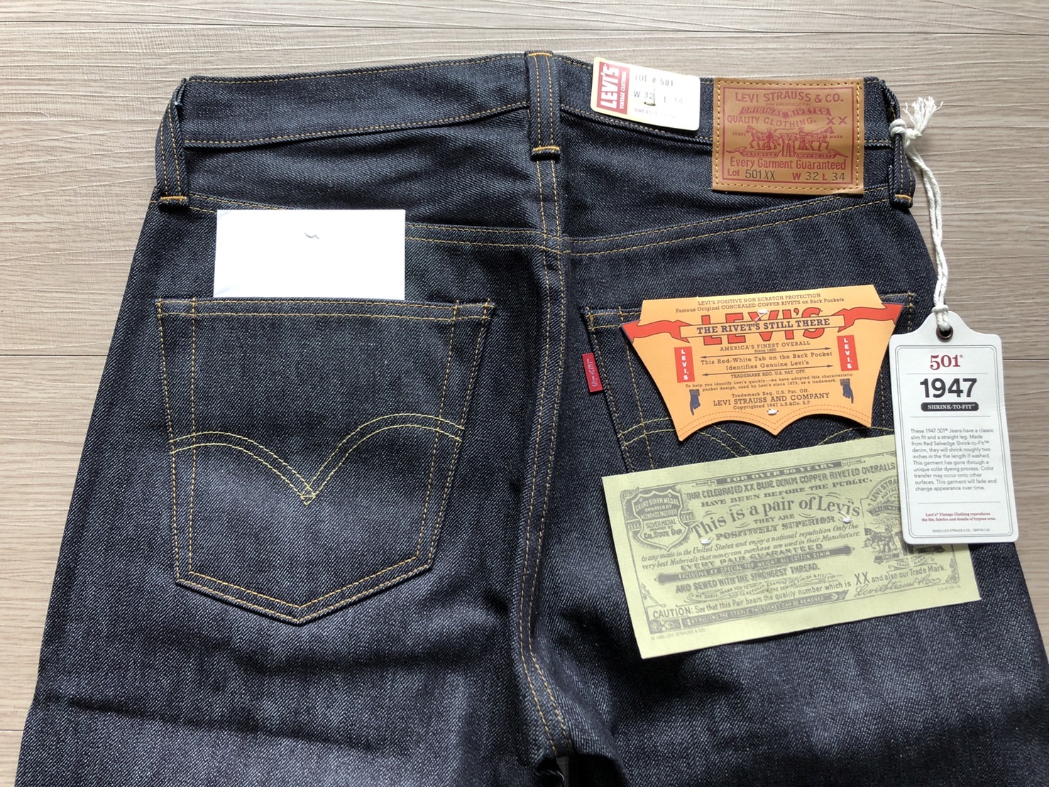 Levis Vintage Clothing 501xx Redline *31x32* Distressed 1947 Hidden Rivets  海外 即決-