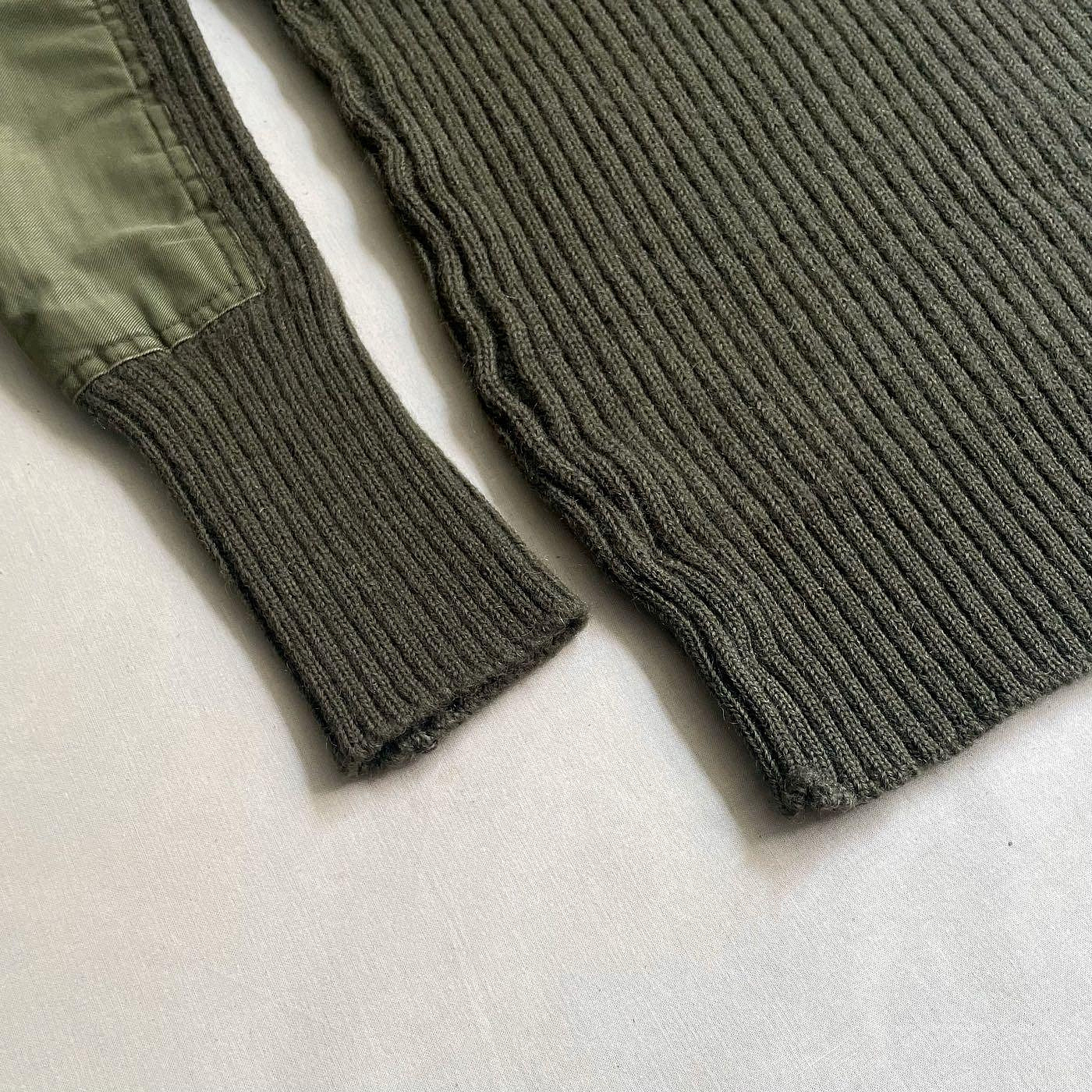 英軍公發80s British Army Wool Round Neck 羊毛混紡OD色圓領毛衣