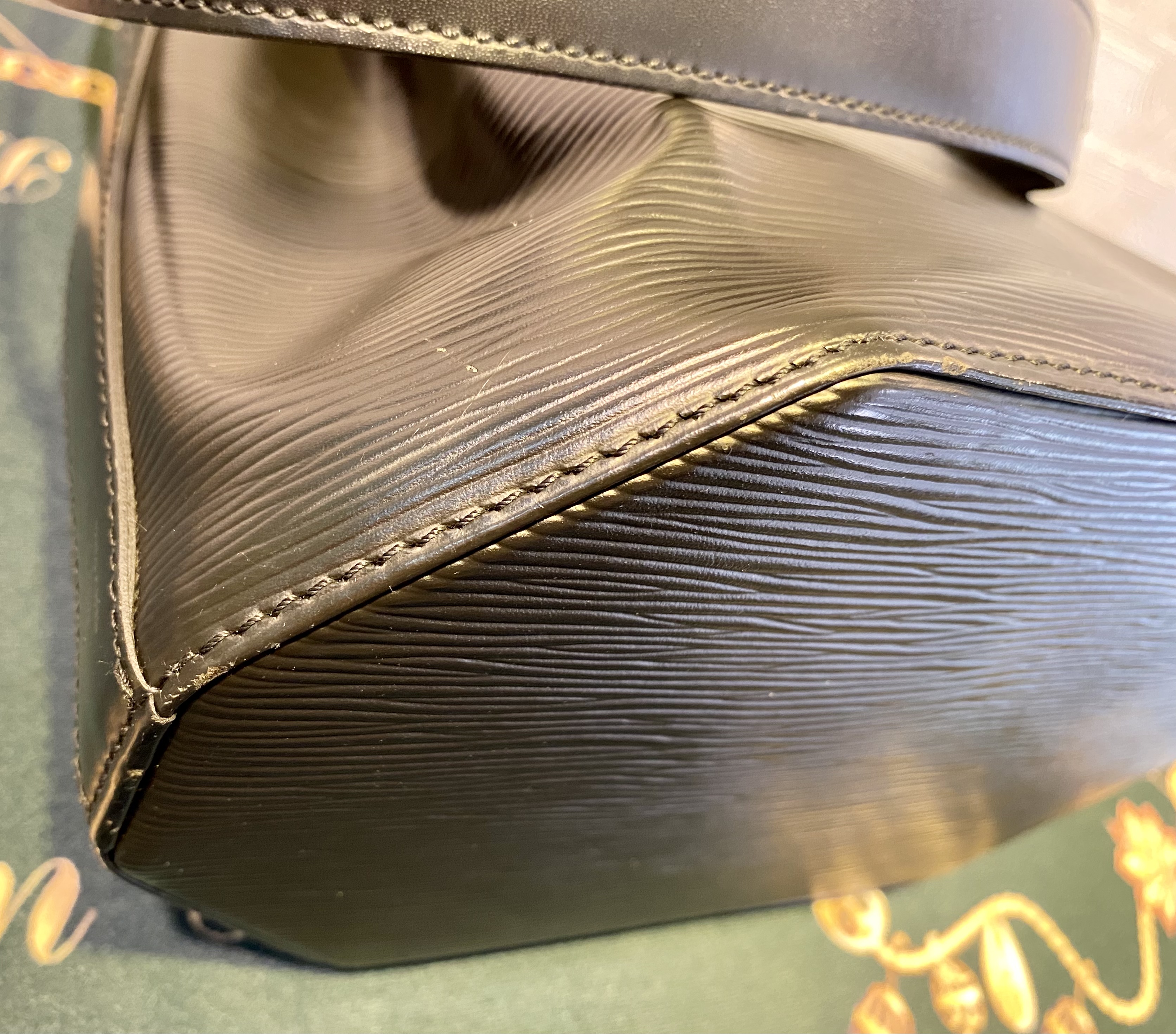 LOUIS VUITTON Papillon Trunk Epi Leather Black Shoulder Handbag M58655