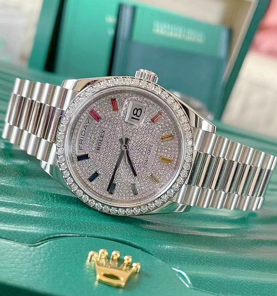 【預定】Rolex128345rbr 🌈new 2023/08✨️滿鑽面盤白金圈鑽Daydate停產 36mm 彩虹漸層鑽標🌈Day date天花板稀有好物