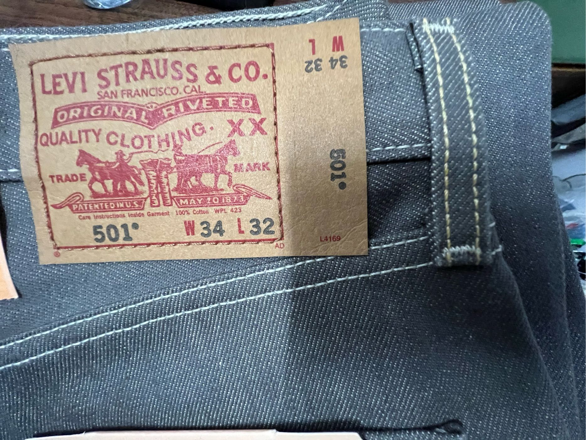 絕版新品`美國版.水泥灰色Levis 501 牛仔褲32.33.34腰shrink to fit