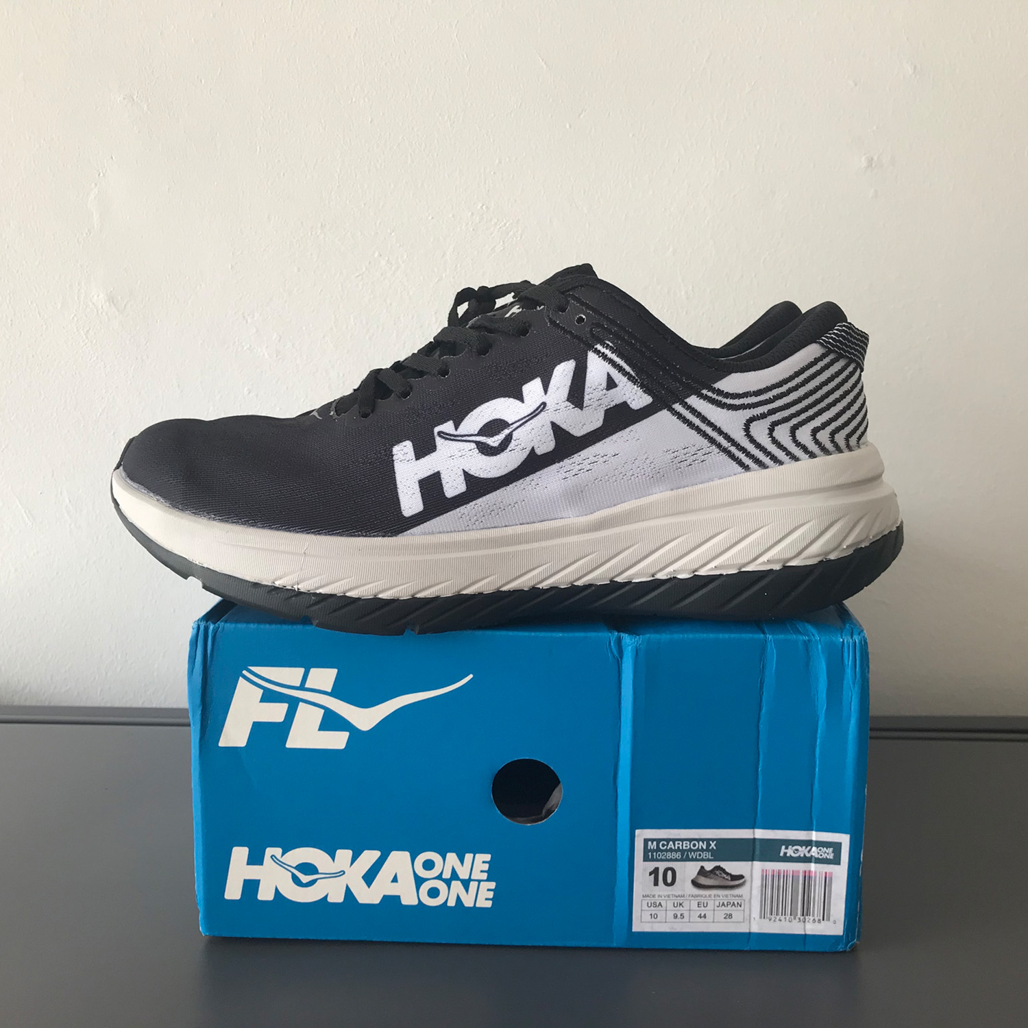 (VIP精品潮鞋）#精品潮鞋#正貨 HOKA ONE ONE Carbon X EVO競速跑鞋 碳纖維板 TPU網眼 輕量慢跑鞋 緩震跑步鞋 專業跑鞋