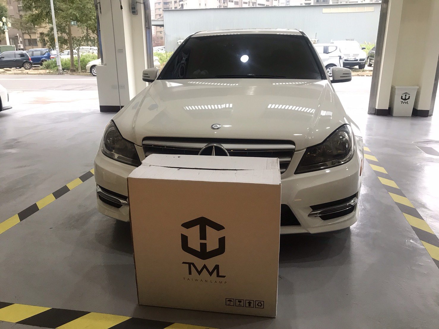 TWL台灣碳纖 全新BENZ W204 12 13 14 C250 AMG LED 小C魚眼投射大燈組台灣DEPO公司貨