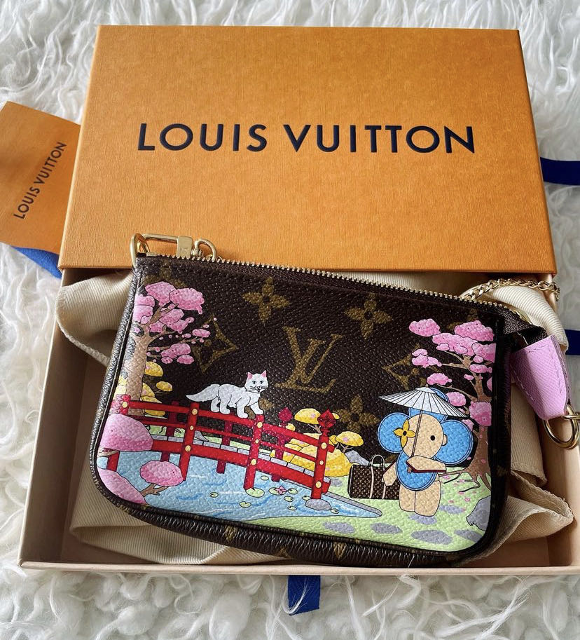 Louis Vuitton Mini Pochette Limited Christmas Edition Giraffe