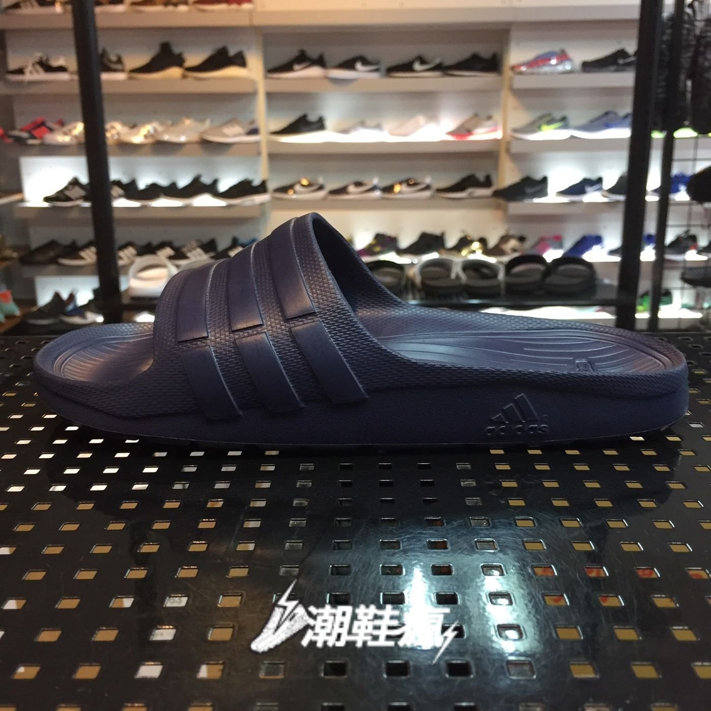 潮鞋瘋} ADIDAS DURAMO SLIDE 深藍拖鞋一體成型男段BB0498 | Yahoo奇摩拍賣