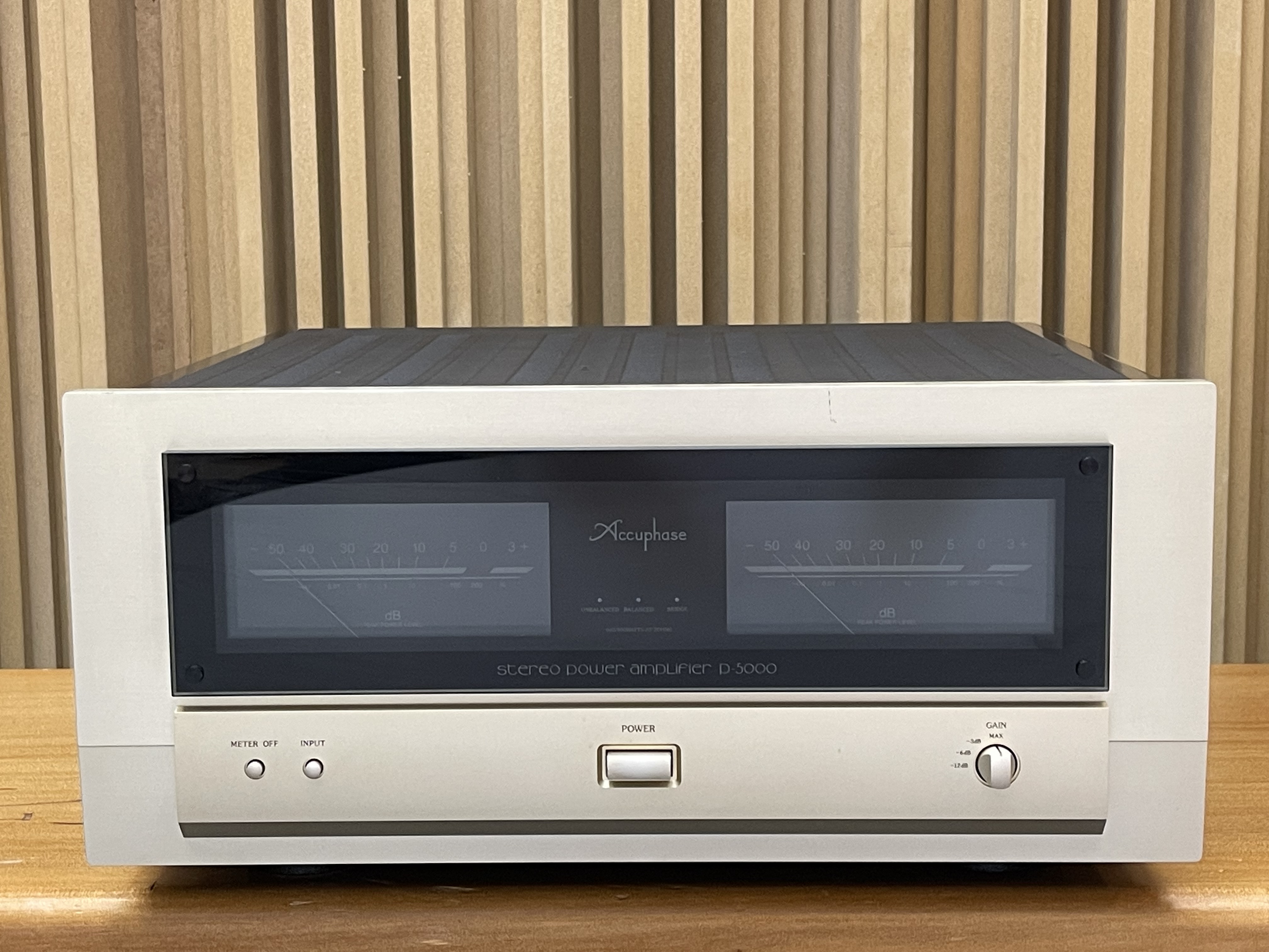 桃園-音響驛站- 日本 Accuphase P5000 後級擴大機（歡迎器材交換、買賣估價）