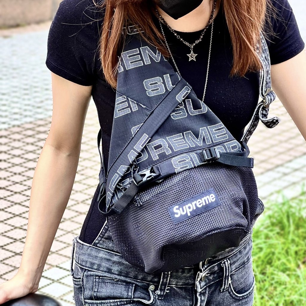 Supreme FW 21 Sling Bag