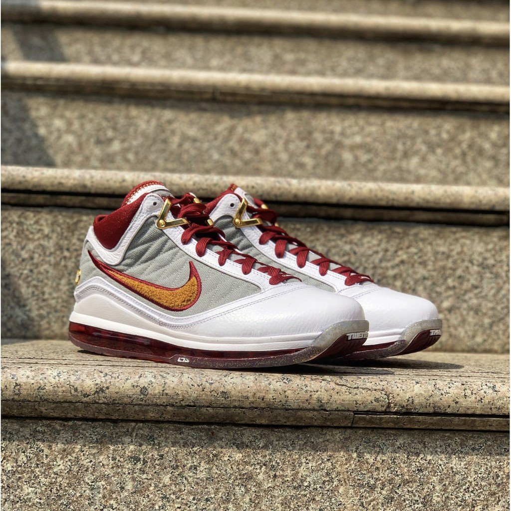 正品】Nike LeBron 7 QS “MVP” 白紅金扣運動籃球休閒CZ8915-100潮鞋