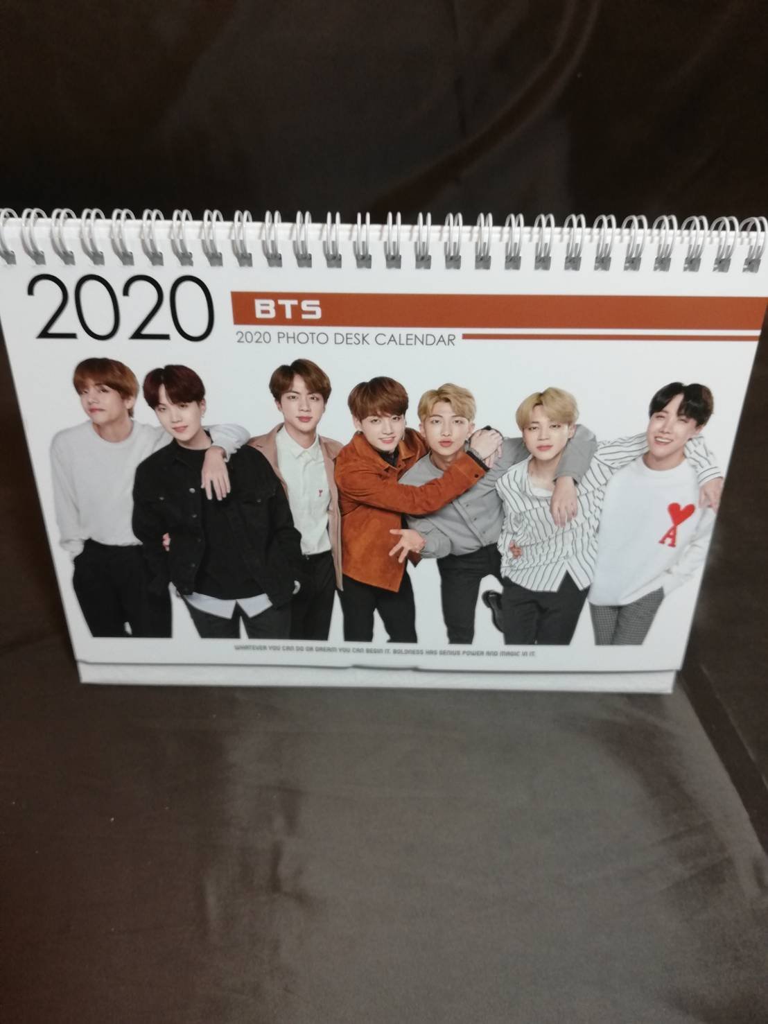 全新韓國進口【BTS 防彈少年團 2020- 2021 桌曆】桌上型月曆 直立式照片 雙面 行事曆