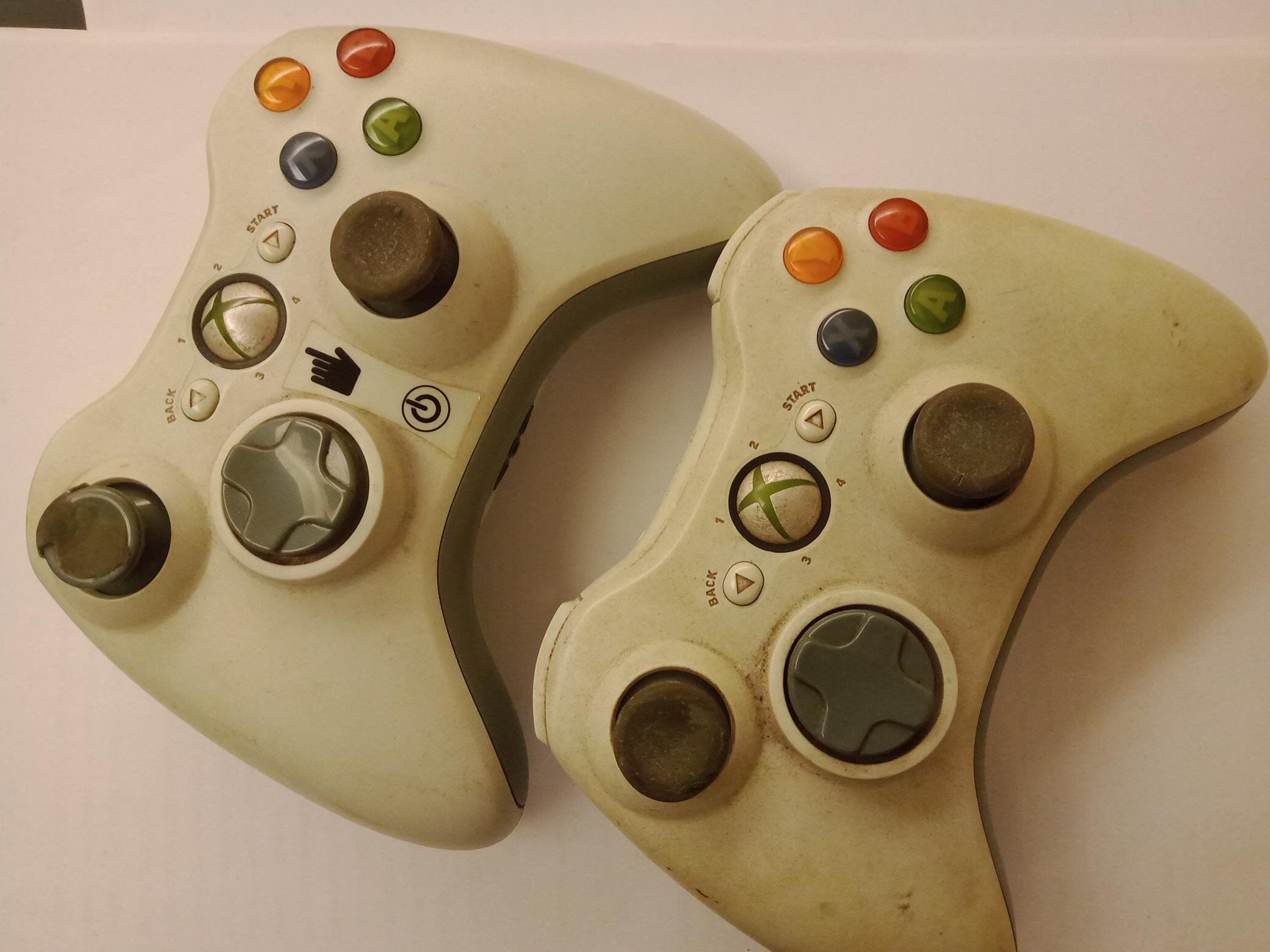 大媽桂二手屋，微軟 Microsoft 原廠遊戲機 Xbox360 無線手把，無線控制器，搖桿，有使用痕跡，便宜賣，每件420