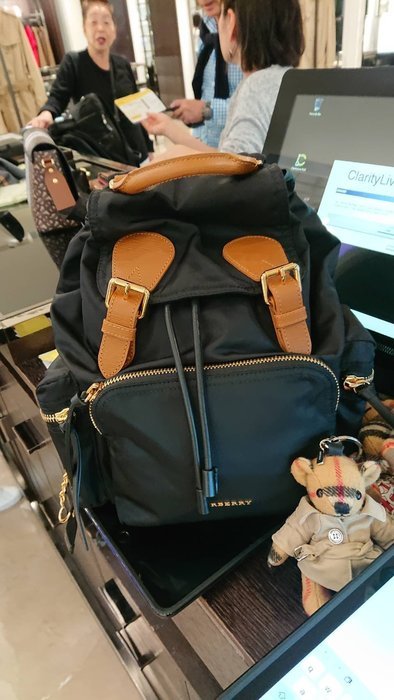 正品 Burberry medium Rucksack經典款 皮革 中款軍旅後背包 黑色 焦糖牛（小熊另購）