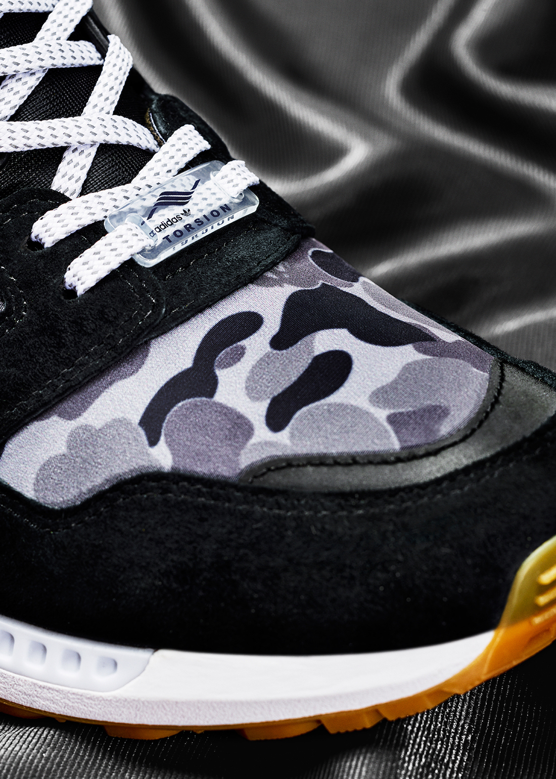 S.M.P】BAPE x Undefeated x adidas ZX 8000 黑白FY8852 | Yahoo奇摩拍賣