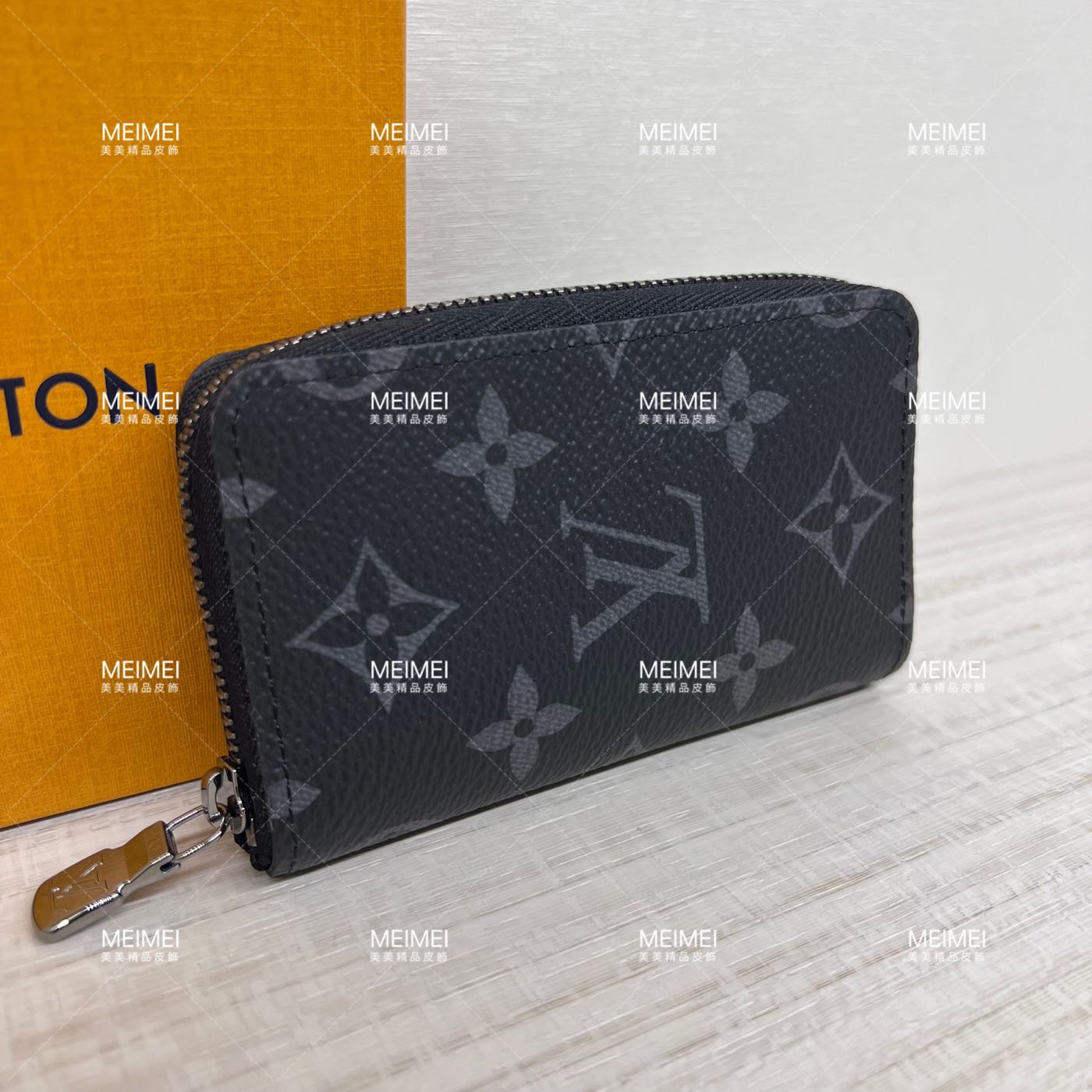 LOUIS VUITTON LOUIS VUITTON Zippy Coin Purse Vertical wallet M81662  Monogram eclipse black M81662