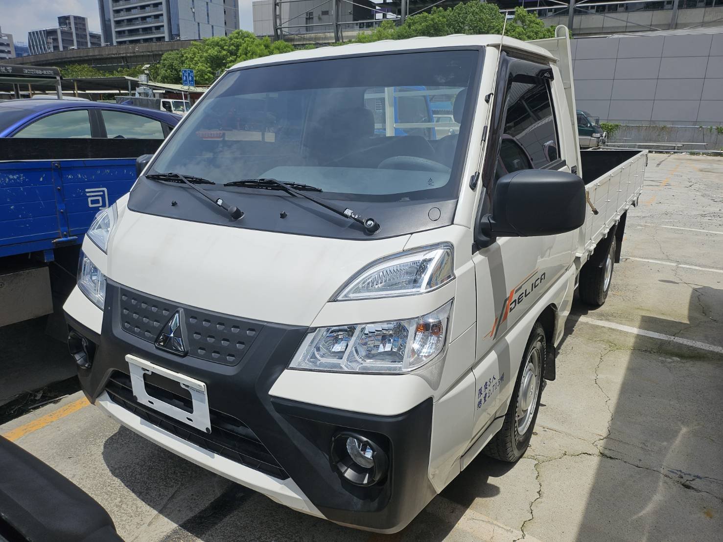 2020 Mitsubishi 三菱 商用車