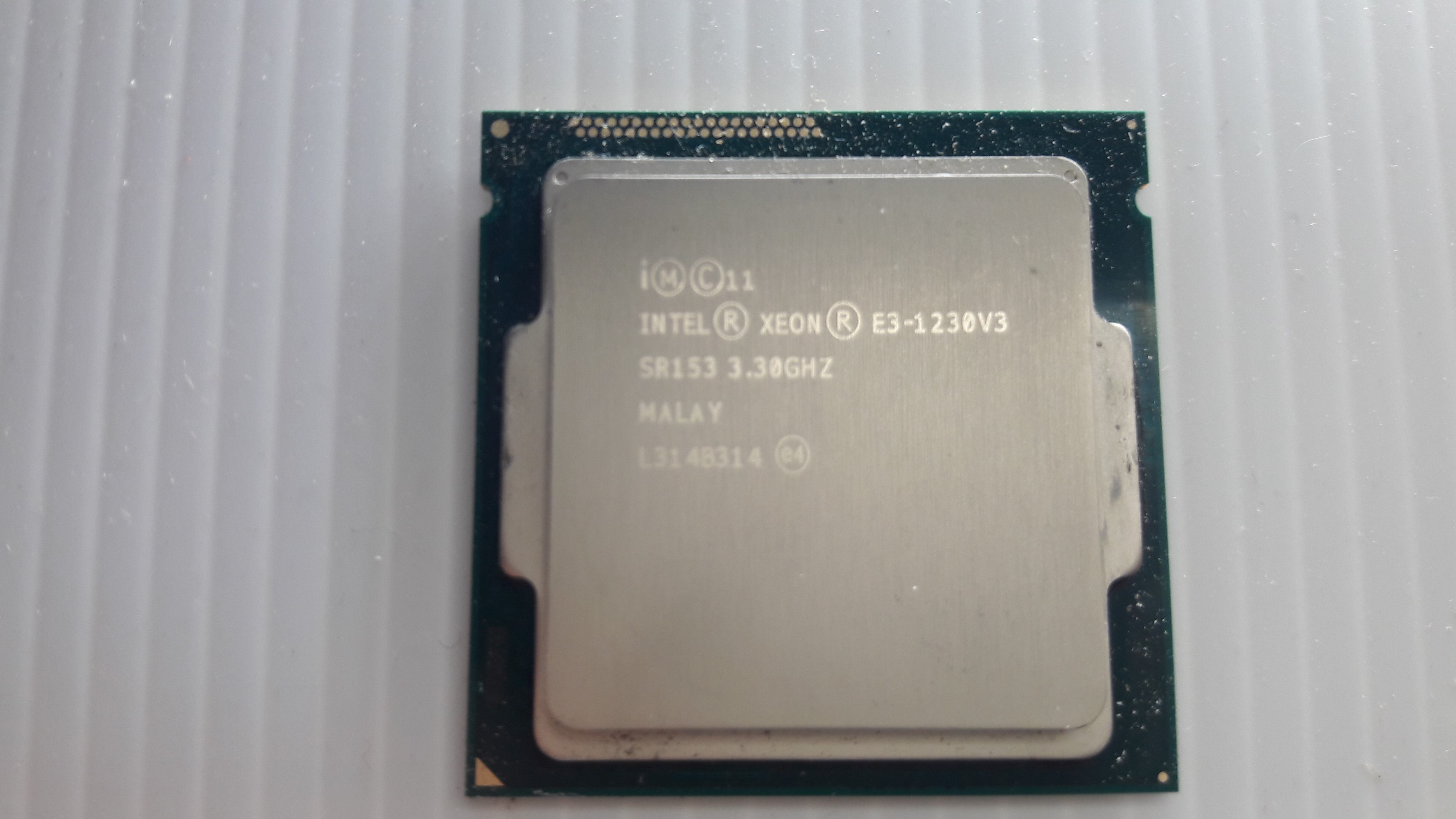 (台中) INTEL XEON E3-1230 V3  3.30GHZ 1150腳位中古良品 無風扇