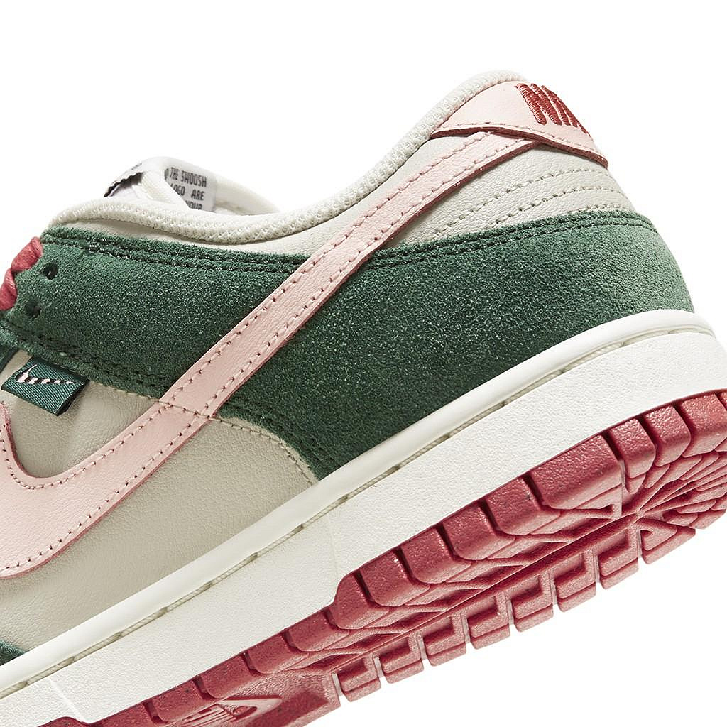 A-KAY0】NIKE 女鞋W DUNK LOW SE ALL PETALS UNITED FIR GREEN 米灰紅