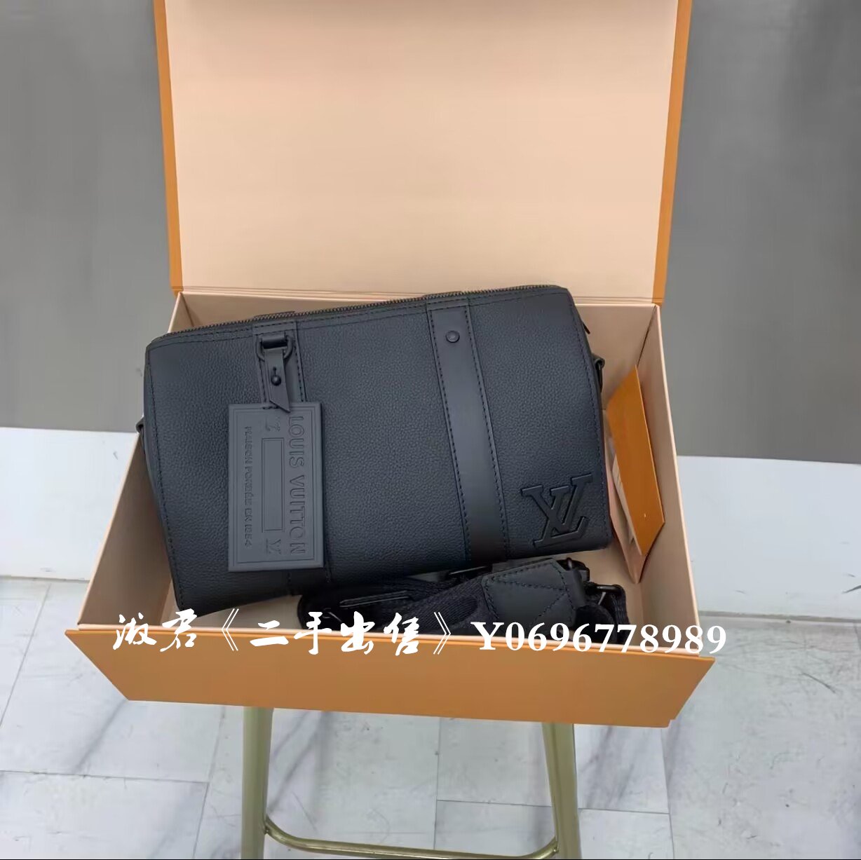 二手出售 LV 路易威登 City Keepall 細粒面皮 男款 枕頭包 斜背包 手提包 M59255