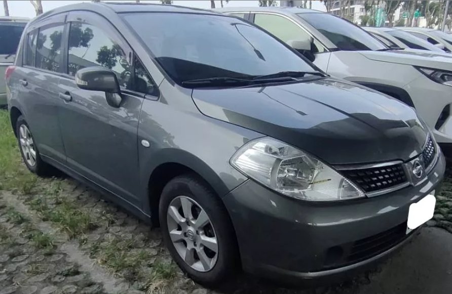 2012 Nissan 日產 Tiida 5d