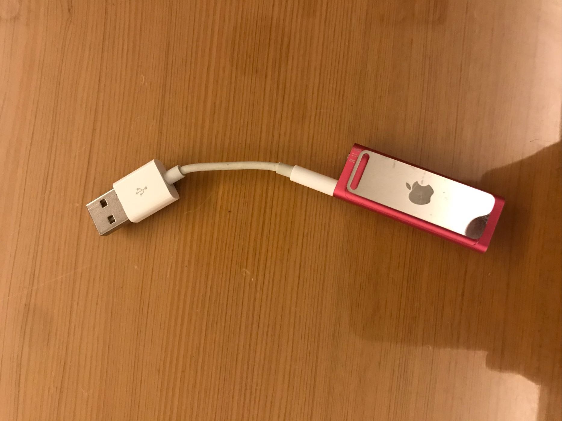 二手良品Apple ipod shuffle 第3代2G 粉紅色（付電腦傳輪線） 型號 