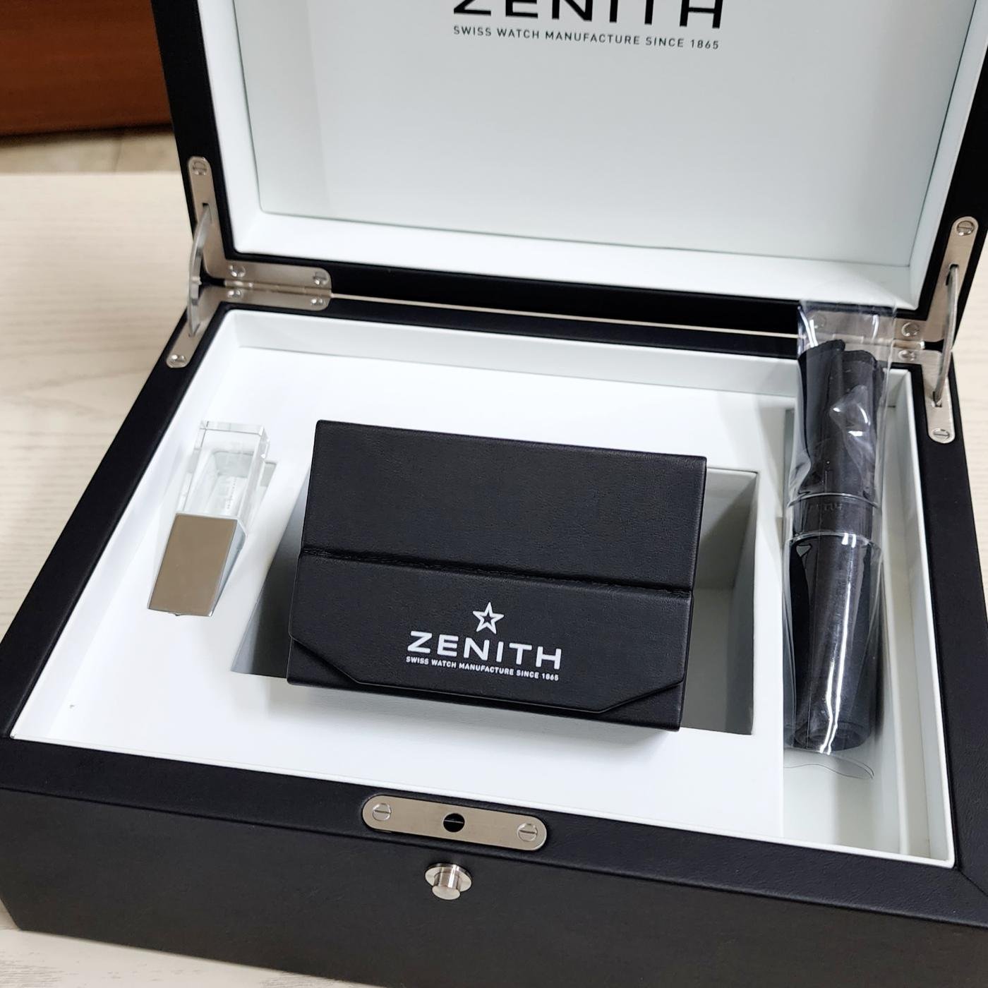 ZENITH 真力時新款原廠錶盒未使用品| Yahoo奇摩拍賣