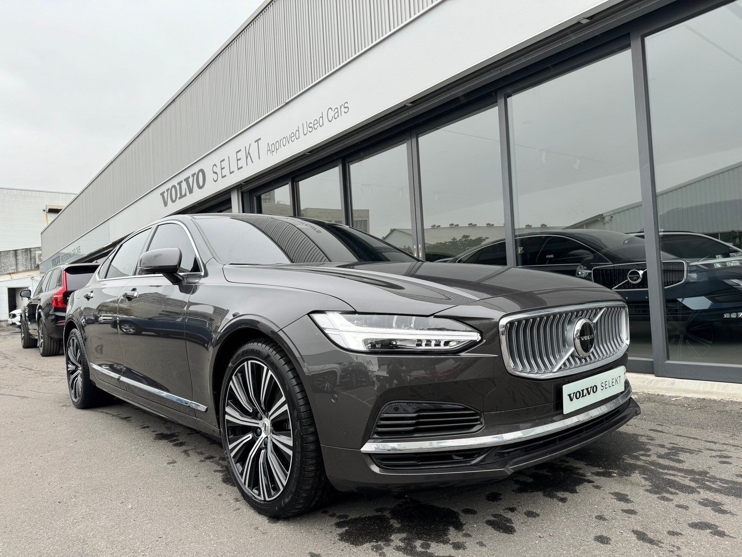 2022 Volvo 富豪 S90