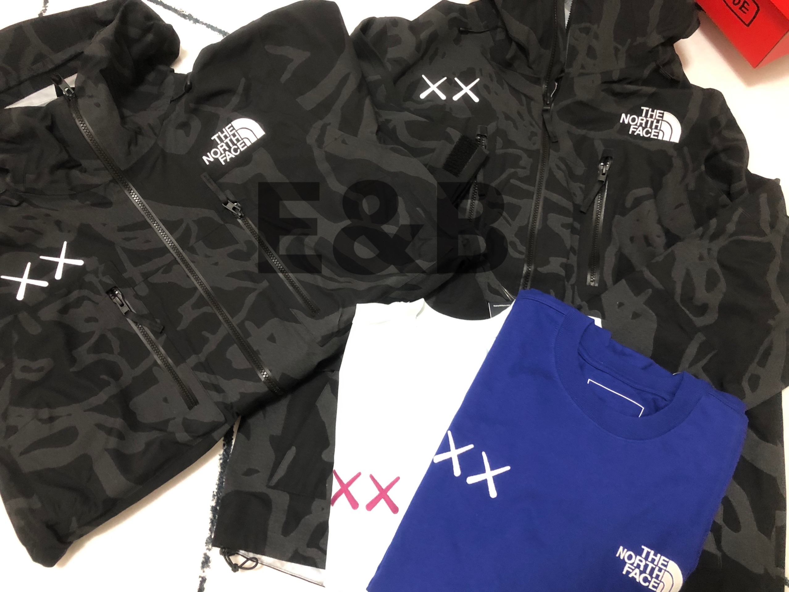 全新 Kaws x The North Face Freeride Jacket 黑 聯名 反光